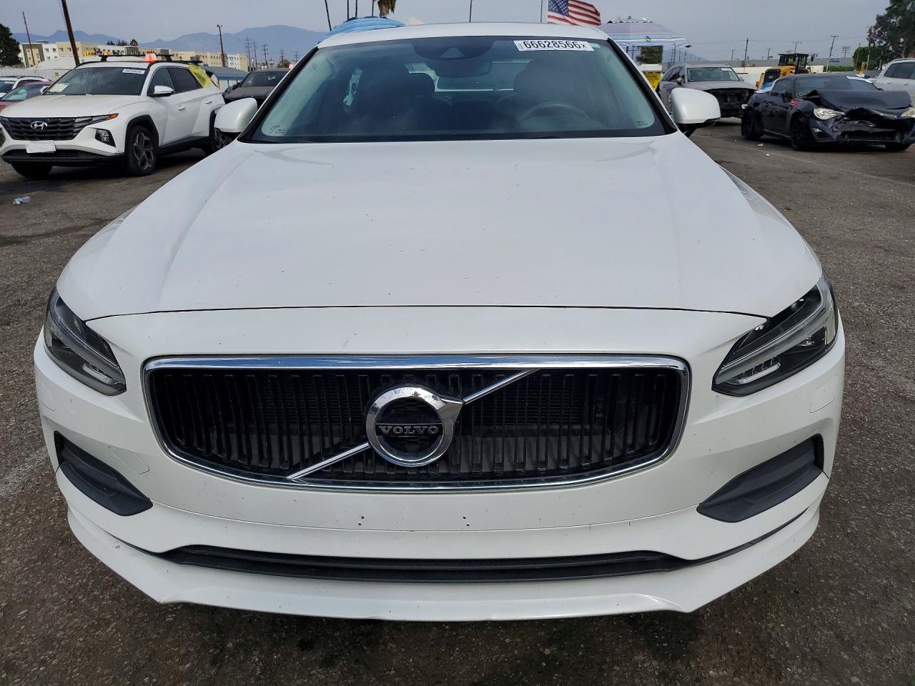 LVY982AK5JP030818 · 2018 VOLVO S90 · 5/12