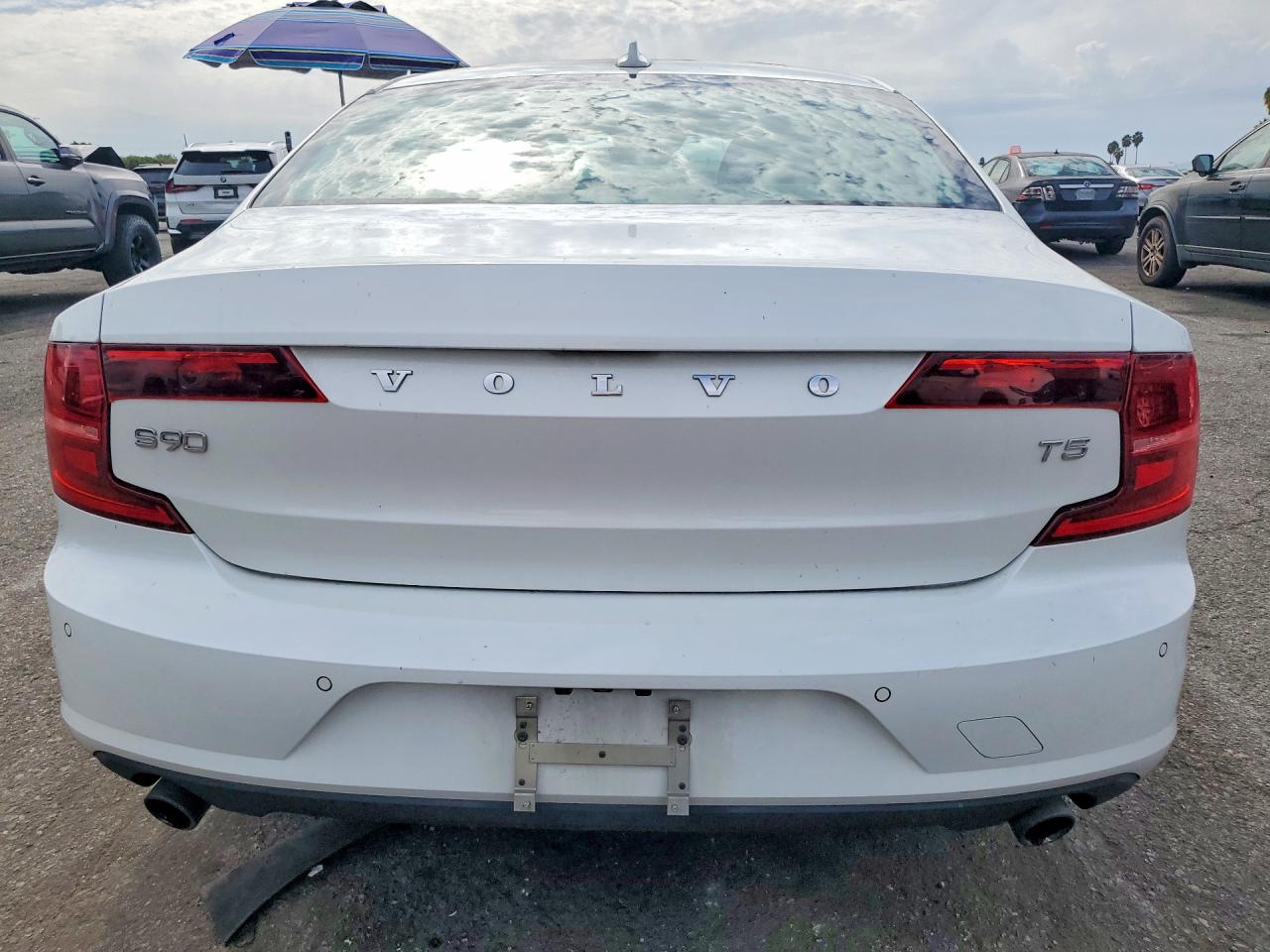 LVY982AK5JP030818 · 2018 VOLVO S90 · 6/12