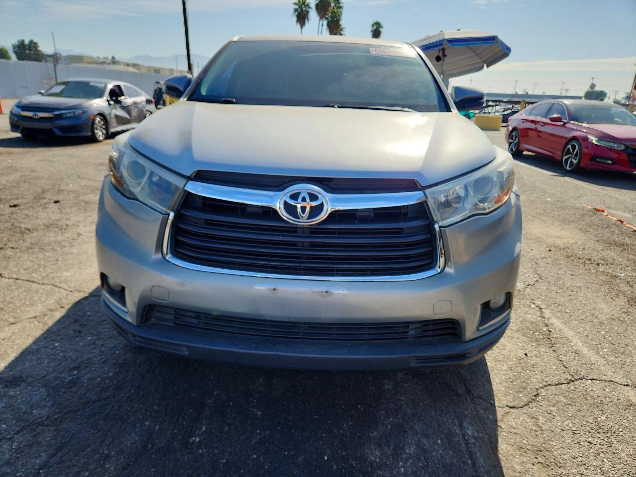 5TDZARFH3ES004876 · 2014 TOYOTA HIGHLANDER · 5/13