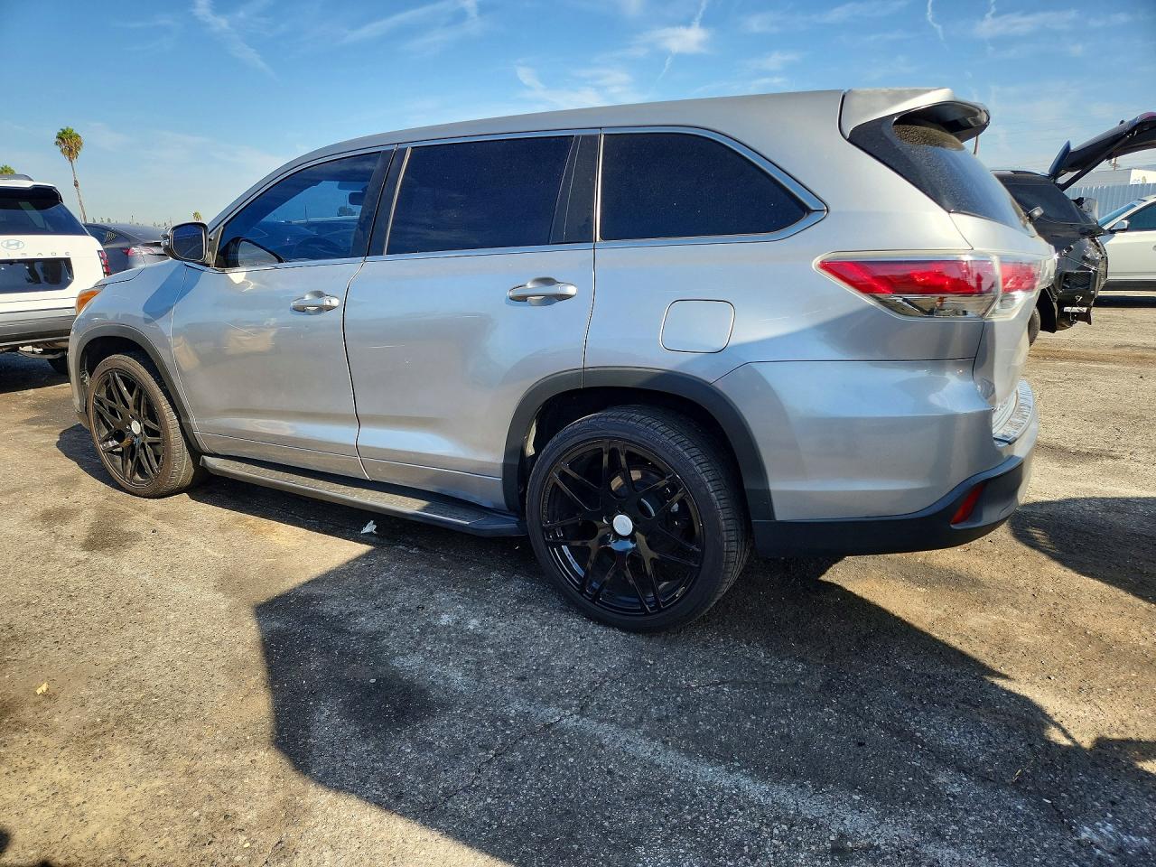 5TDZARFH3ES004876 · 2014 TOYOTA HIGHLANDER · 2/13