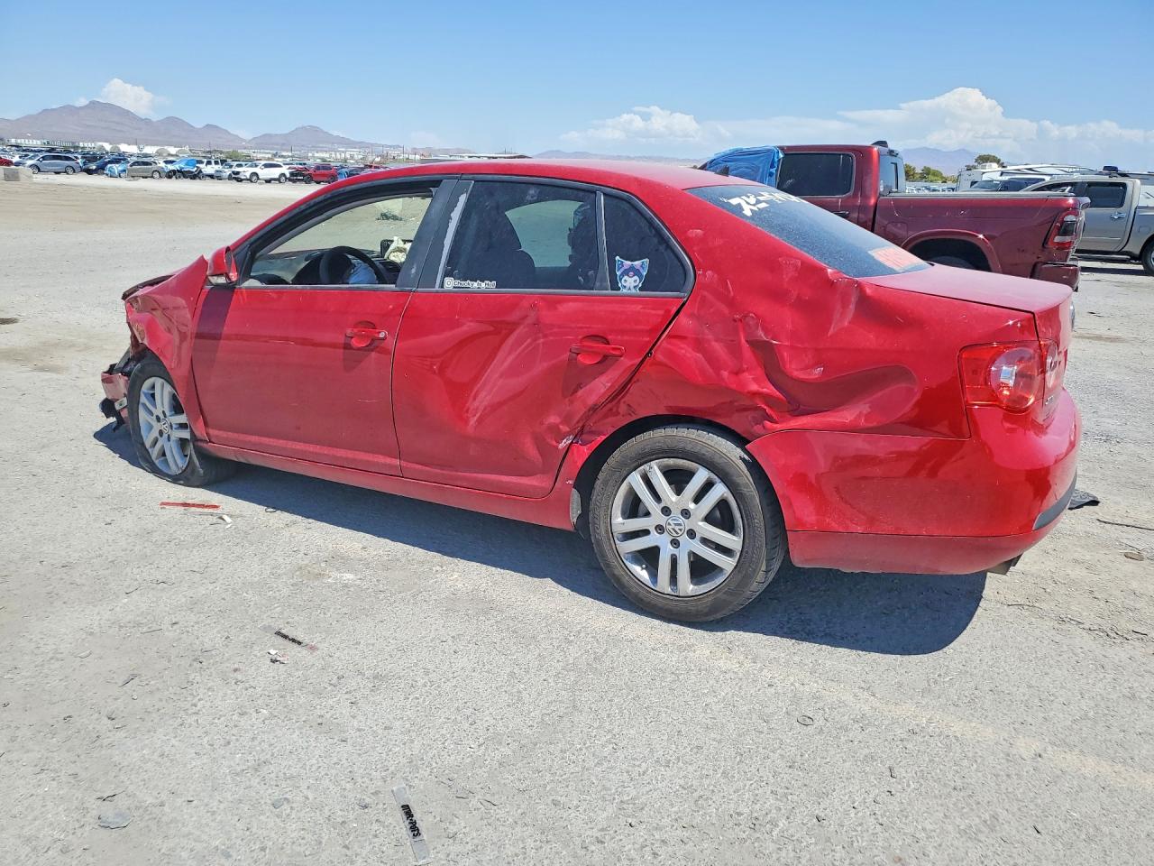 3VWGF71K67M187660 · 2007 VOLKSWAGEN JETTA · 2/13