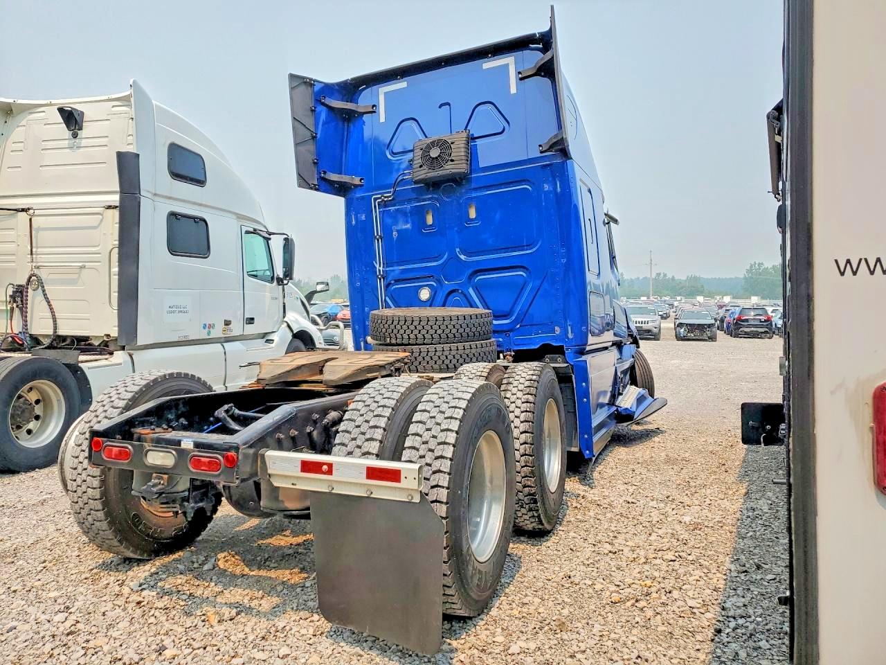 3AKJHHDR8RSVB0685 · 2024 FREIGHTLINER CASCADIA · 3/11