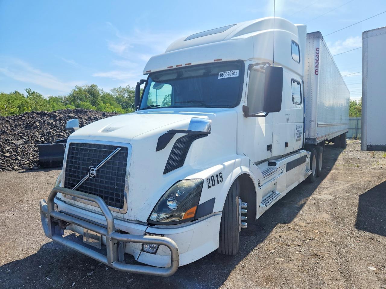 2004 VOLVO VN