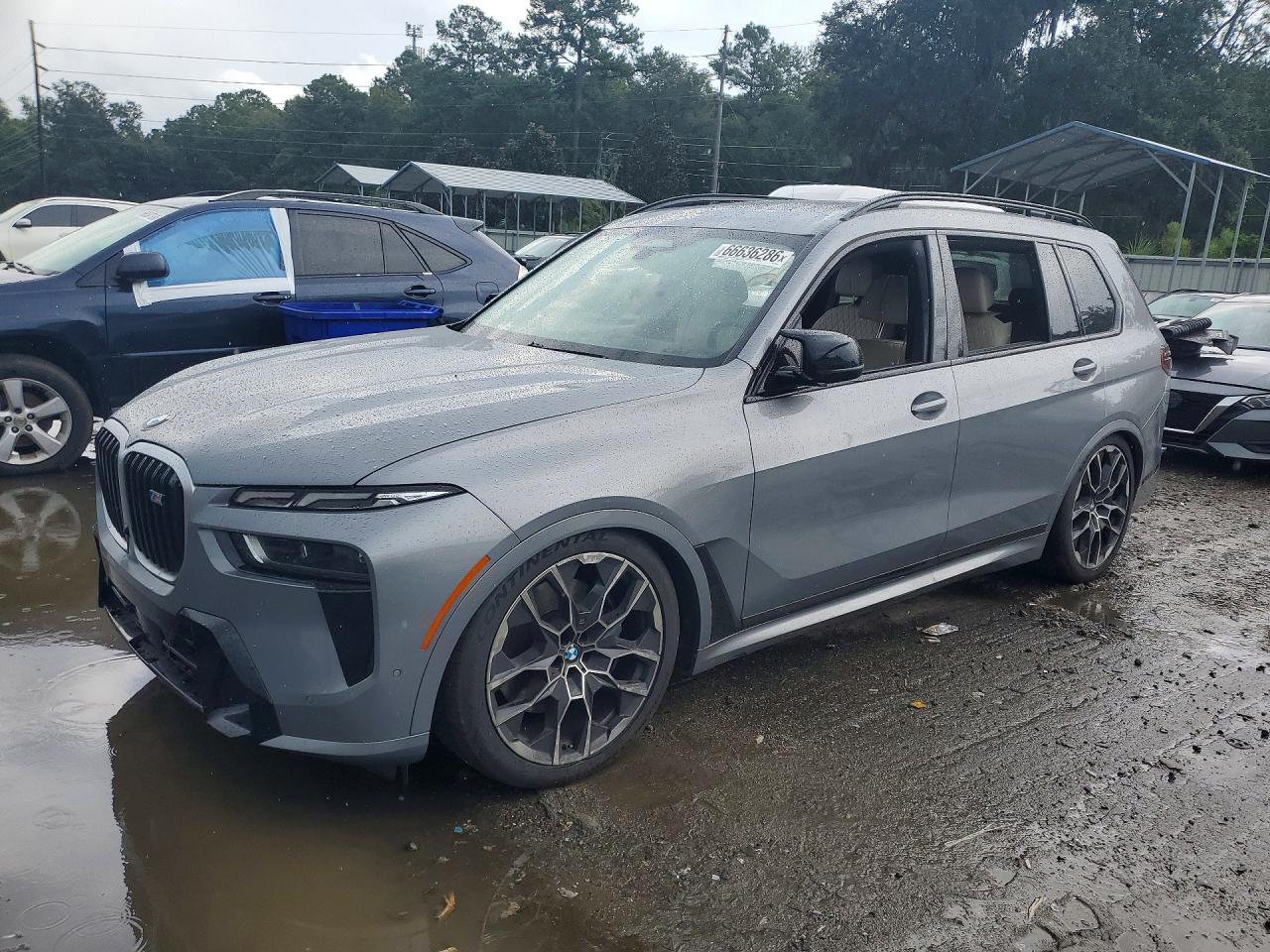 2023 BMW X7