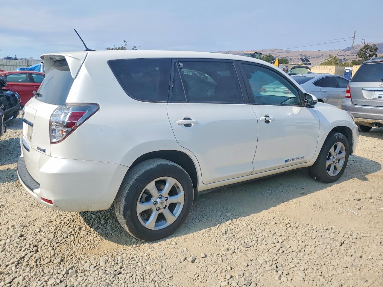 2T3YL4DV6CW001242 · 2012 TOYOTA RAV4 EV · 3/13