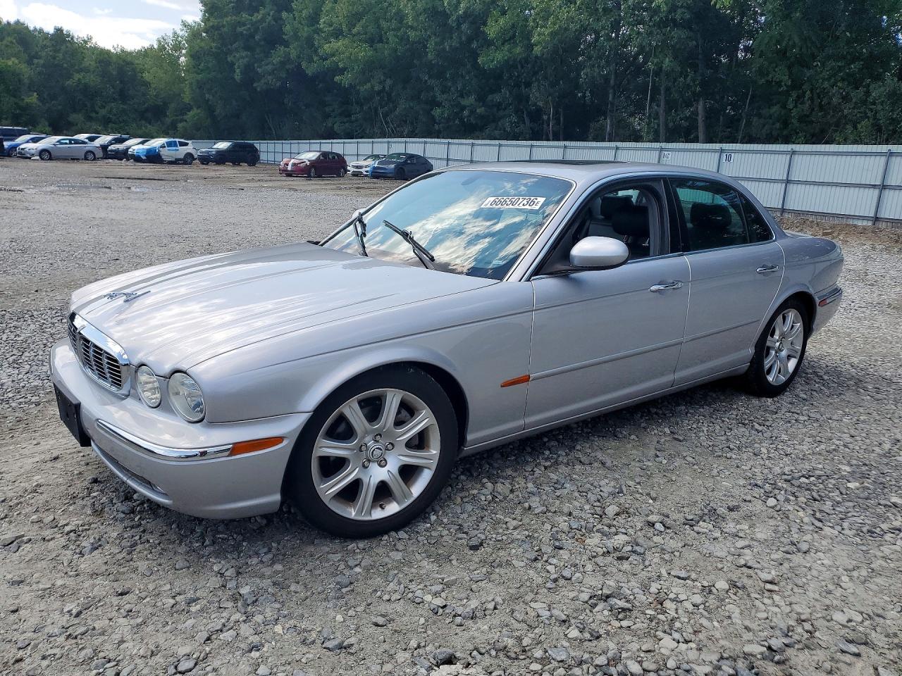 2004 JAGUAR XJ8