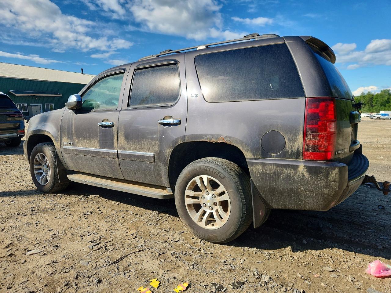 1GNUKCE02AR140769 · 2010 CHEVROLET TAHOE · 2/13