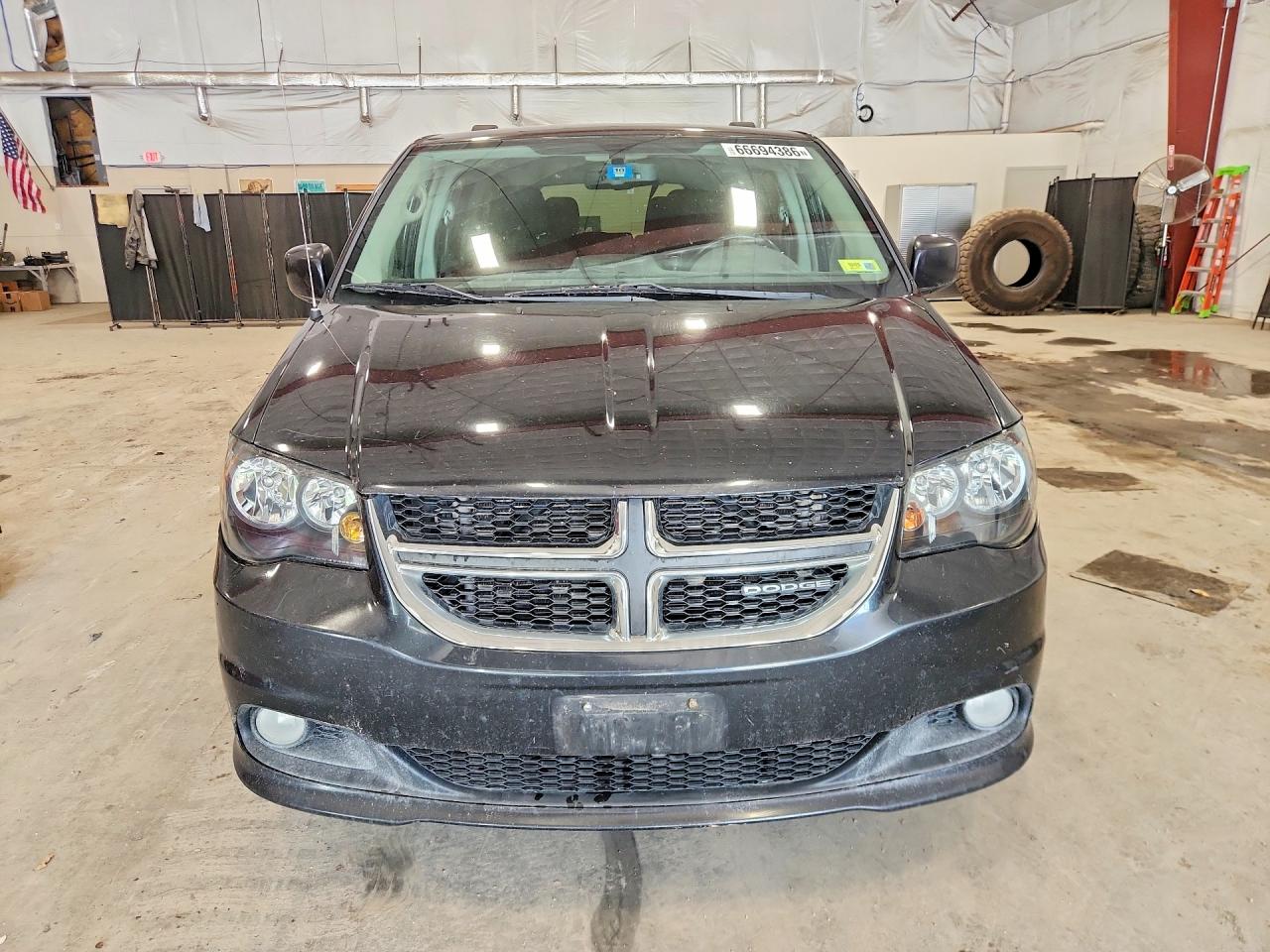 2D4RN5DGXBR643173 · 2011 DODGE GRAND CARAVAN · 5/12