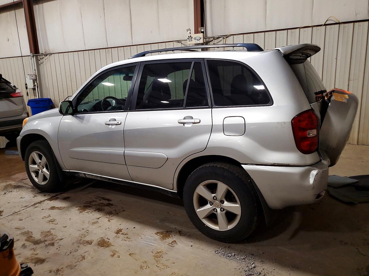 JTEHD20V040027411 · 2004 TOYOTA RAV4 · 2/13