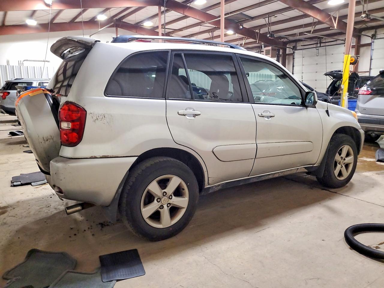 JTEHD20V040027411 · 2004 TOYOTA RAV4 · 3/13