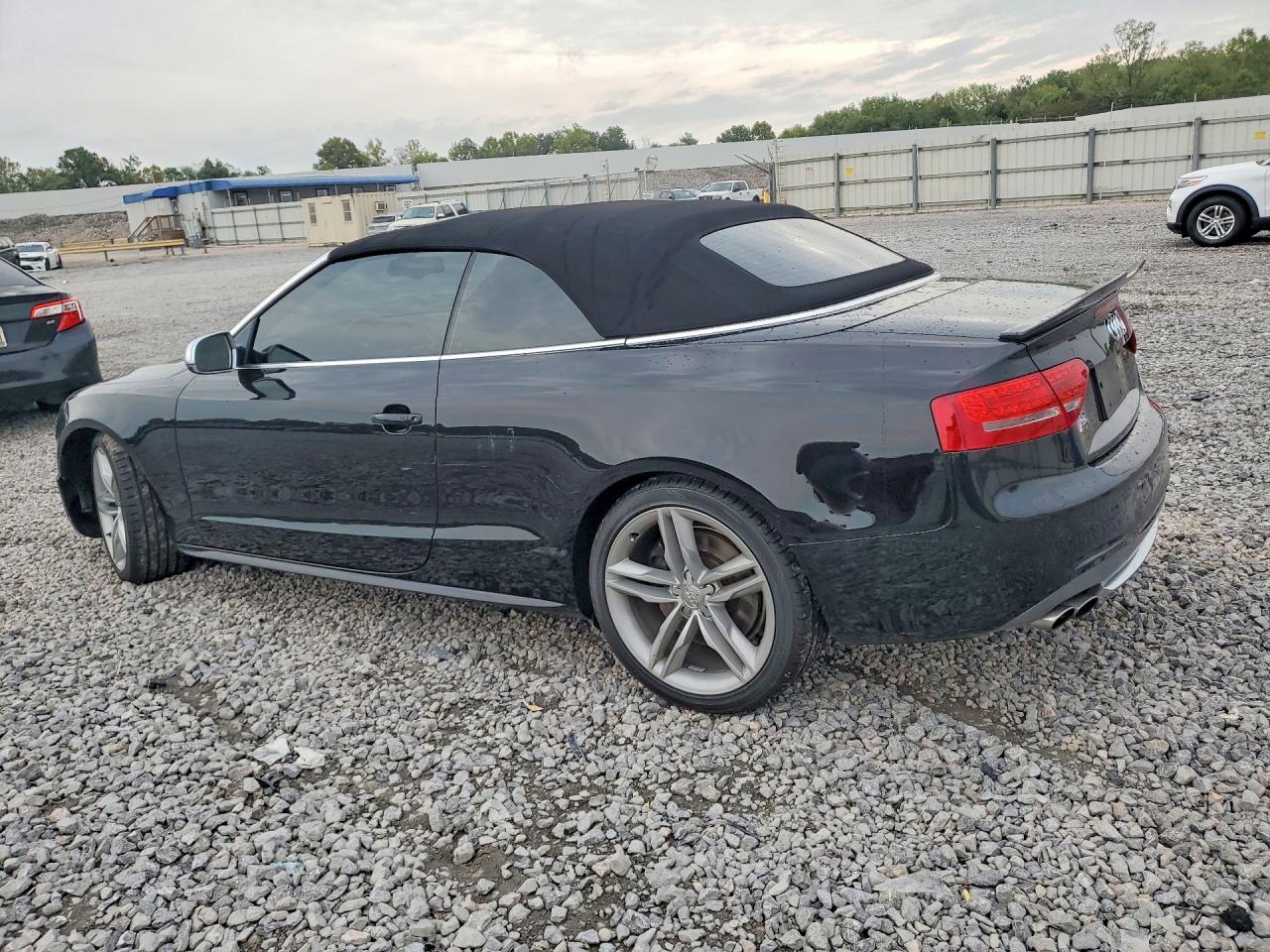 WAUVGAFH8AN015268 · 2010 AUDI S5 · 2/12
