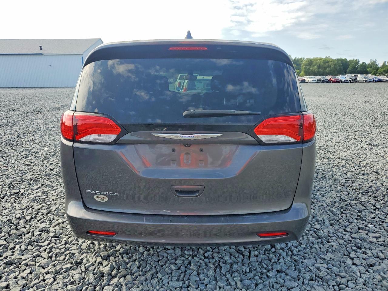 2C4RC1DG1HR723174 · 2017 CHRYSLER PACIFICA · 6/13