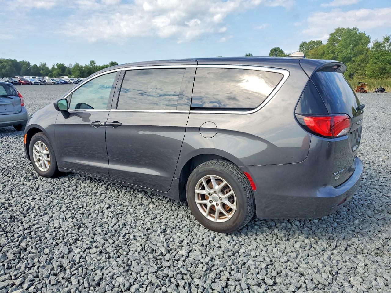 2C4RC1DG1HR723174 · 2017 CHRYSLER PACIFICA · 2/13