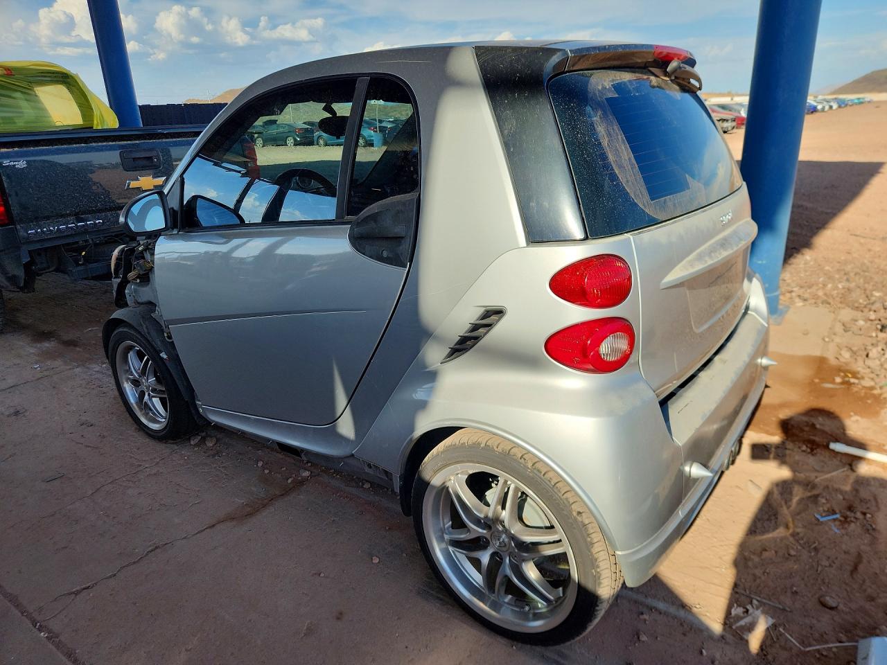 WMEEJ31X09K299735 · 2009 SMART FORTWO · 2/13
