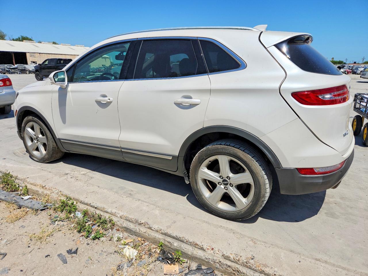 5LMCJ1C9XJUL08323 · 2018 LINCOLN MKC · 2/13
