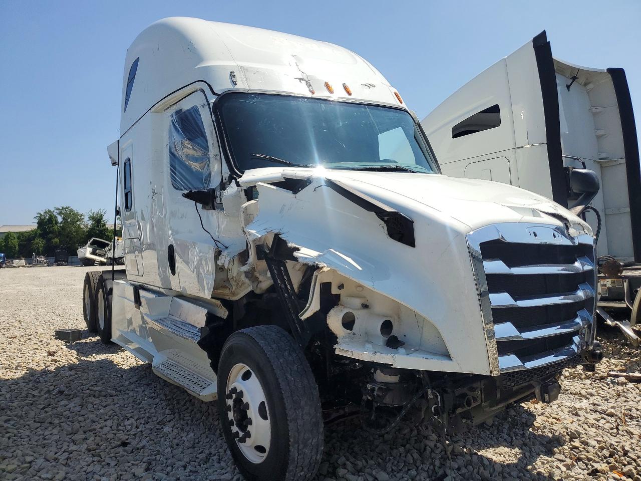 3AKJHHFG3SSWH2550 · 2025 FREIGHTLINER CASCADIA 126 · 4/13