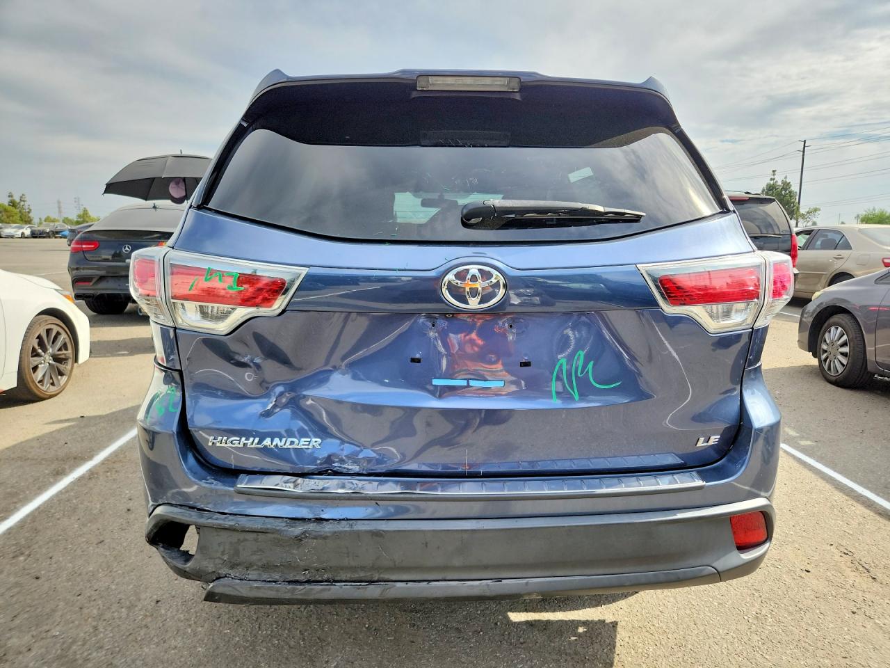 5TDZKRFH3FS042896 · 2015 TOYOTA HIGHLANDER · 6/13