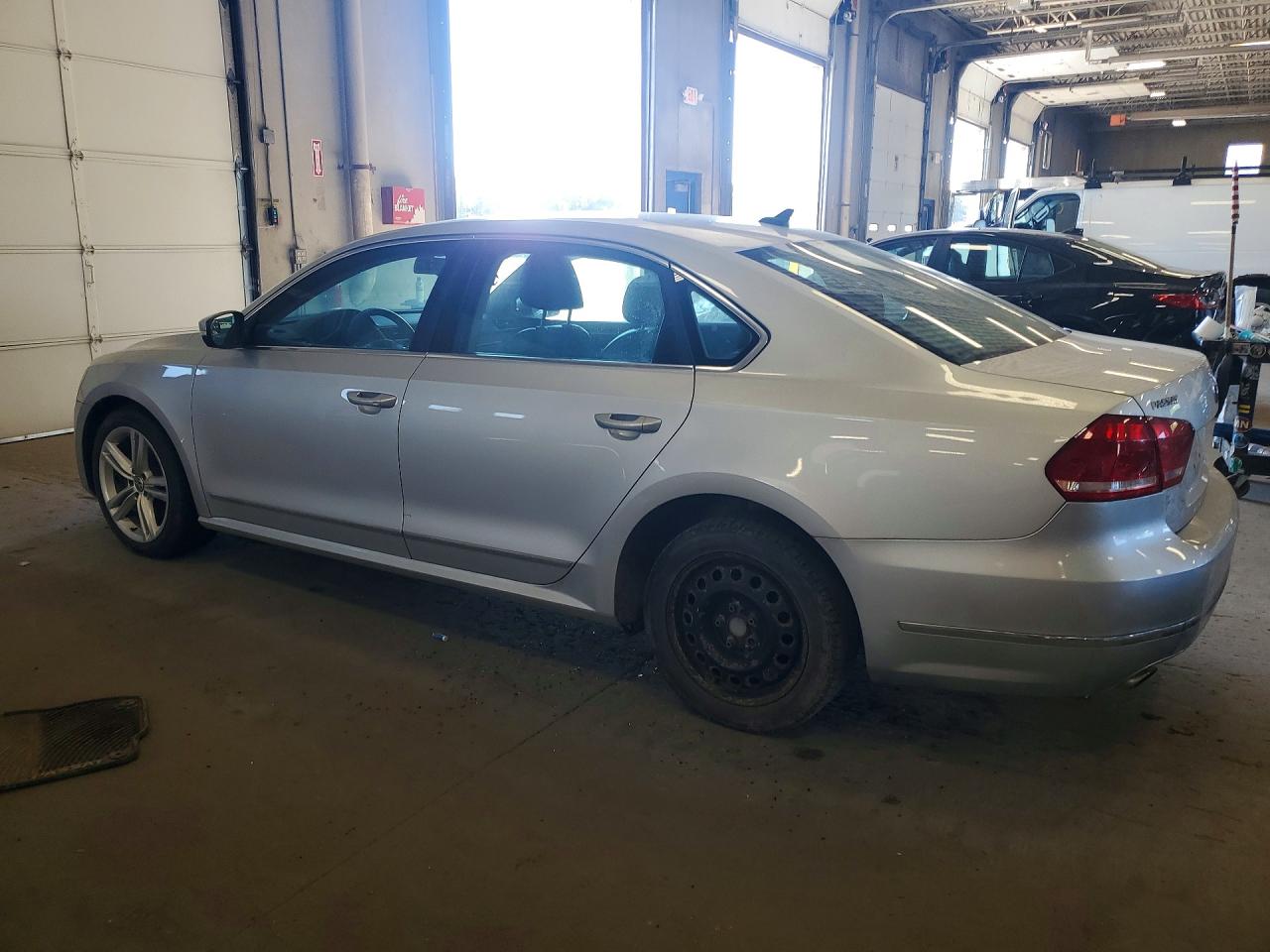 1VWCN7A32DC108220 · 2013 VOLKSWAGEN PASSAT · 2/12