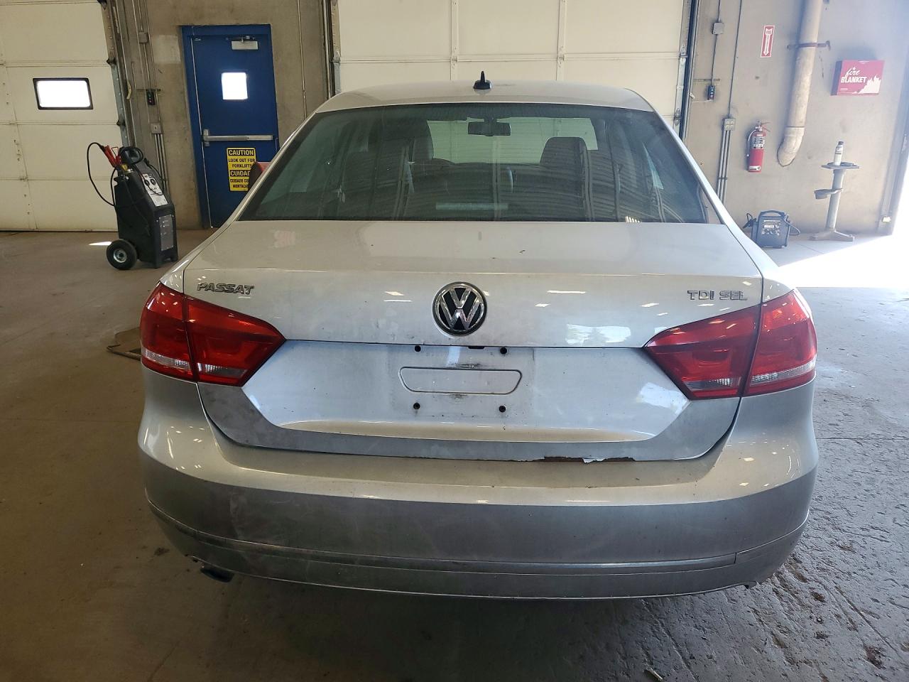 1VWCN7A32DC108220 · 2013 VOLKSWAGEN PASSAT · 6/12