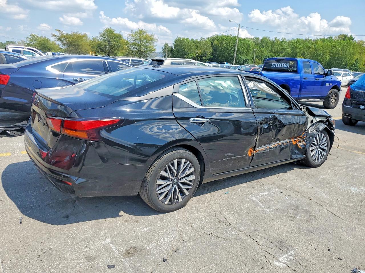 1N4BL4DV2SN391340 · 2025 NISSAN ALTIMA · 3/13