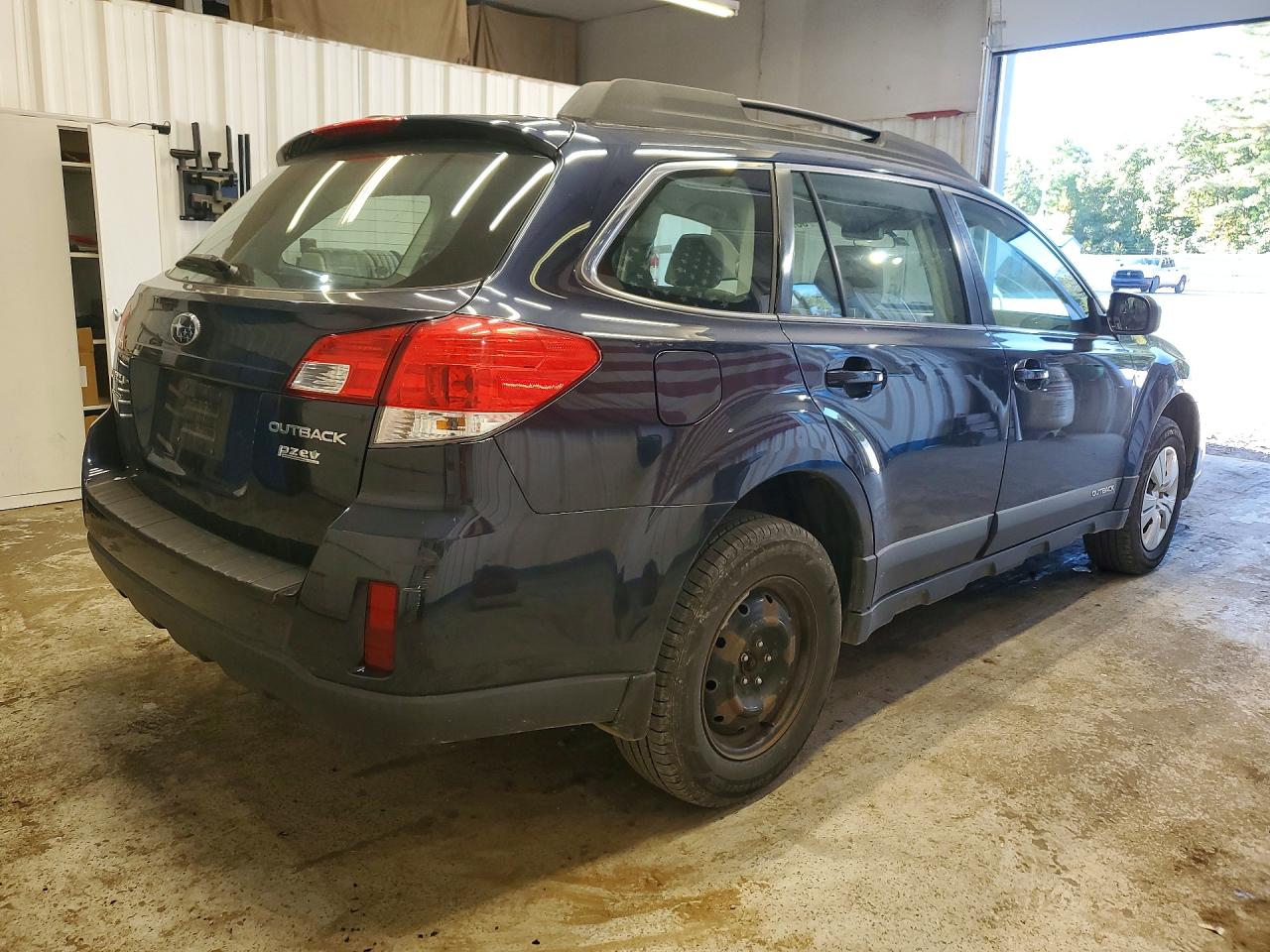 4S4BRBAC8D3244837 · 2013 SUBARU OUTBACK · 3/13