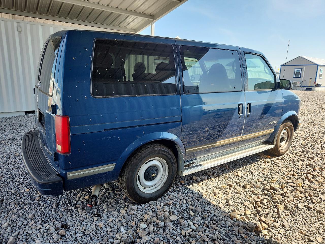 1GNDM19W4YB178617 · 2000 CHEVROLET ASTRO · 3/13
