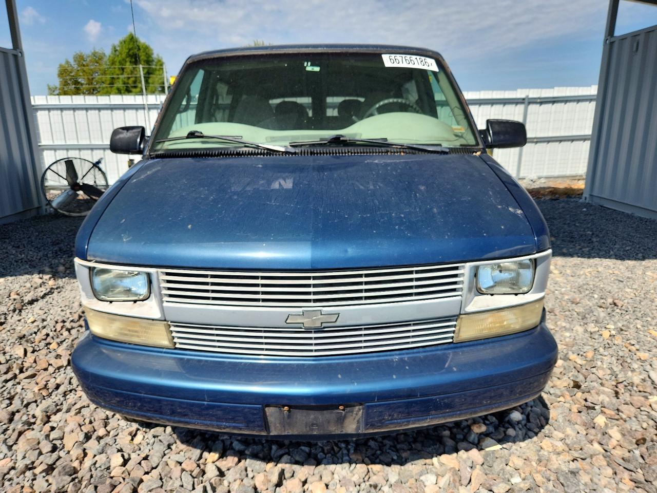 1GNDM19W4YB178617 · 2000 CHEVROLET ASTRO · 5/13