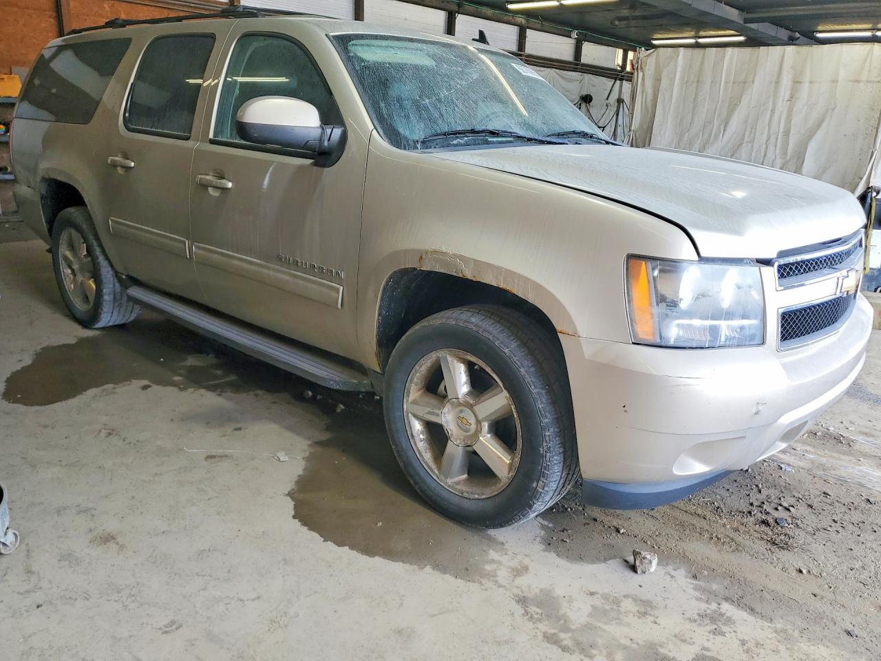 1GNSKJE30BR249318 · 2011 CHEVROLET SUBURBAN · 4/13