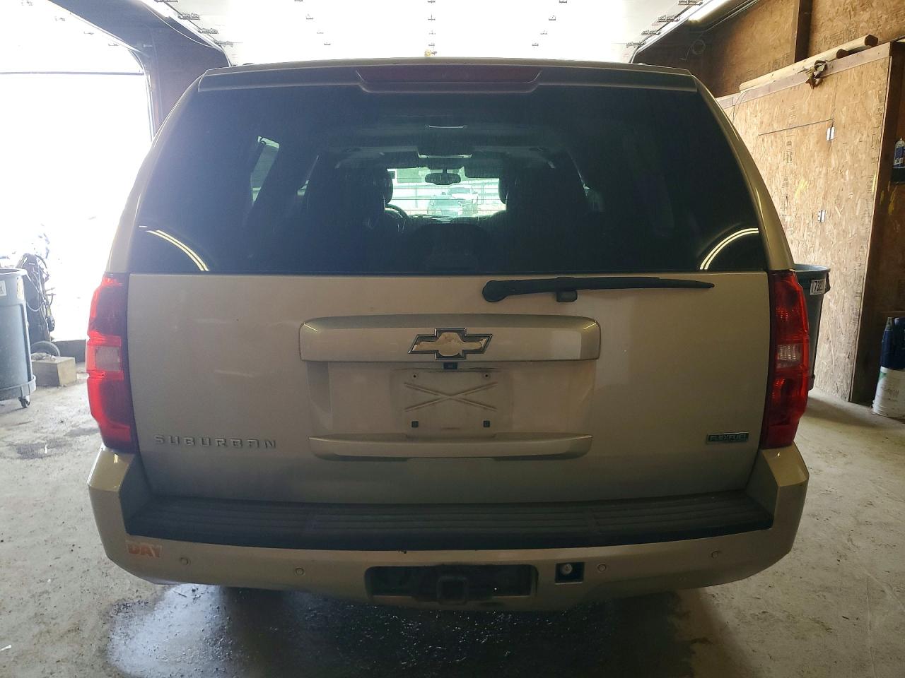 1GNSKJE30BR249318 · 2011 CHEVROLET SUBURBAN · 6/13