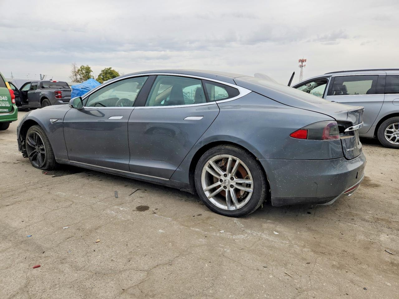 5YJSA1CNXDFP28886 · 2013 TESLA MODEL S · 2/12