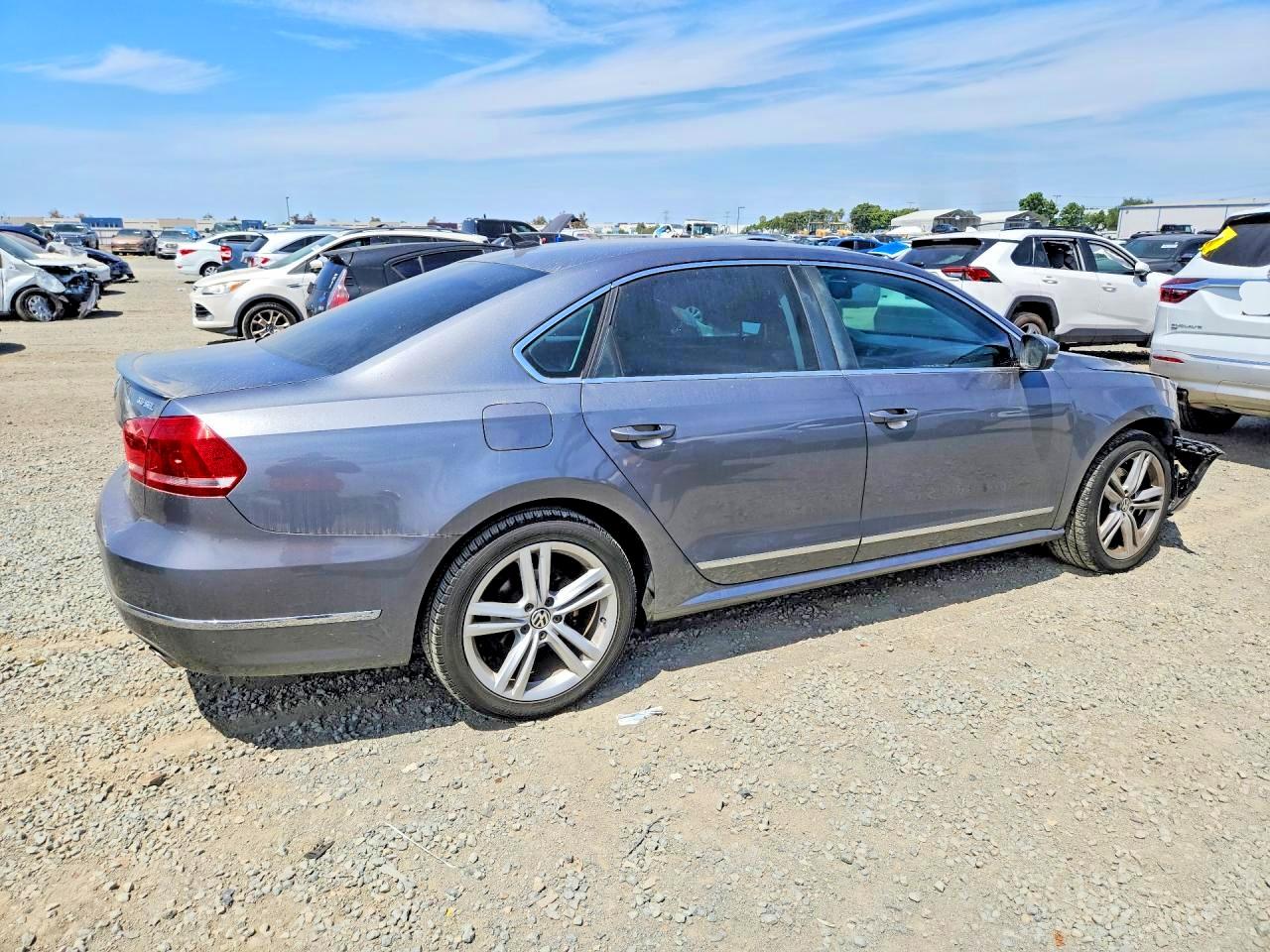 1VWCM7A38CC104898 · 2012 VOLKSWAGEN PASSAT · 3/12