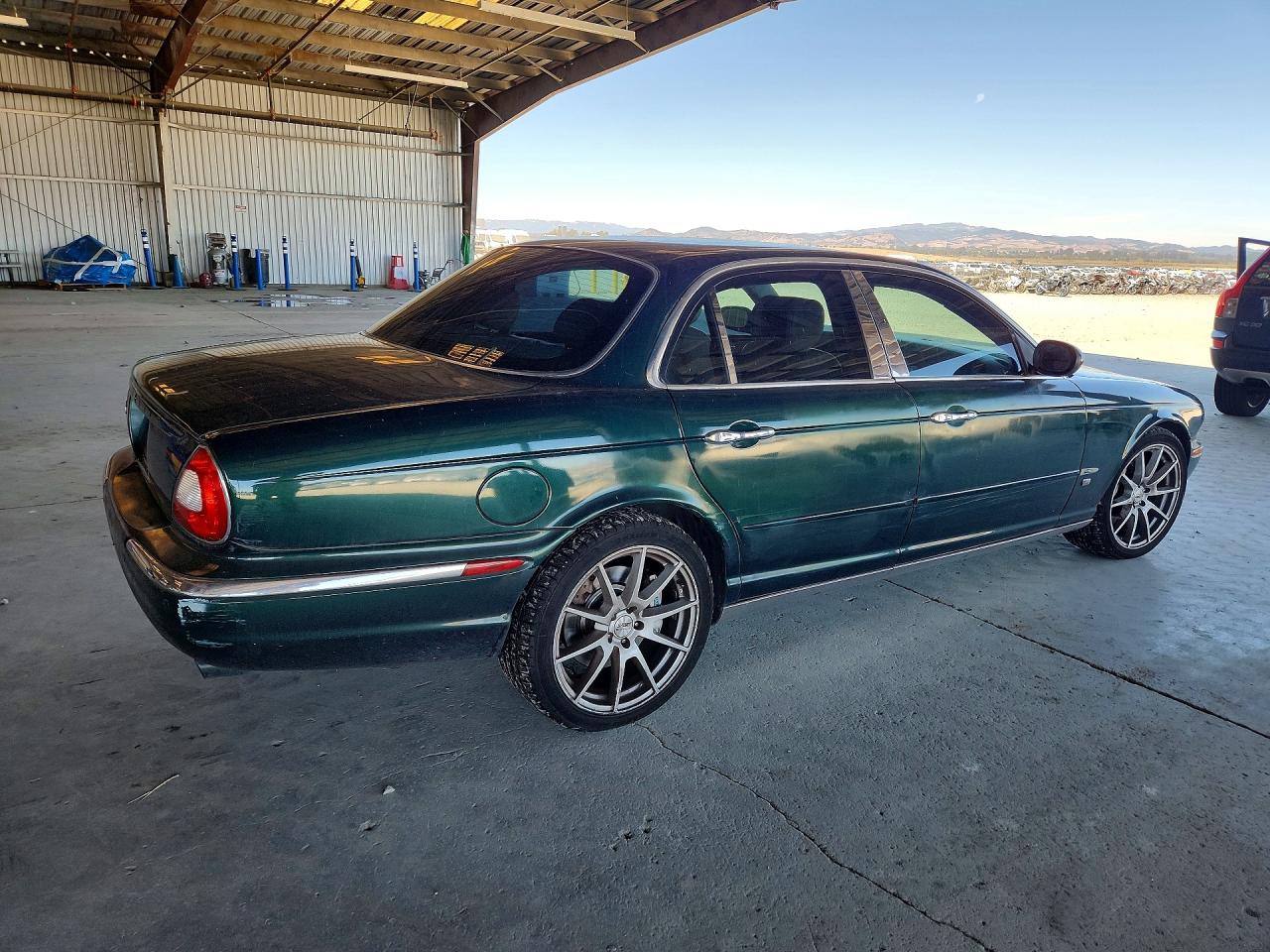 SAJWA73B24TG30933 · 2004 JAGUAR XJR · 3/12
