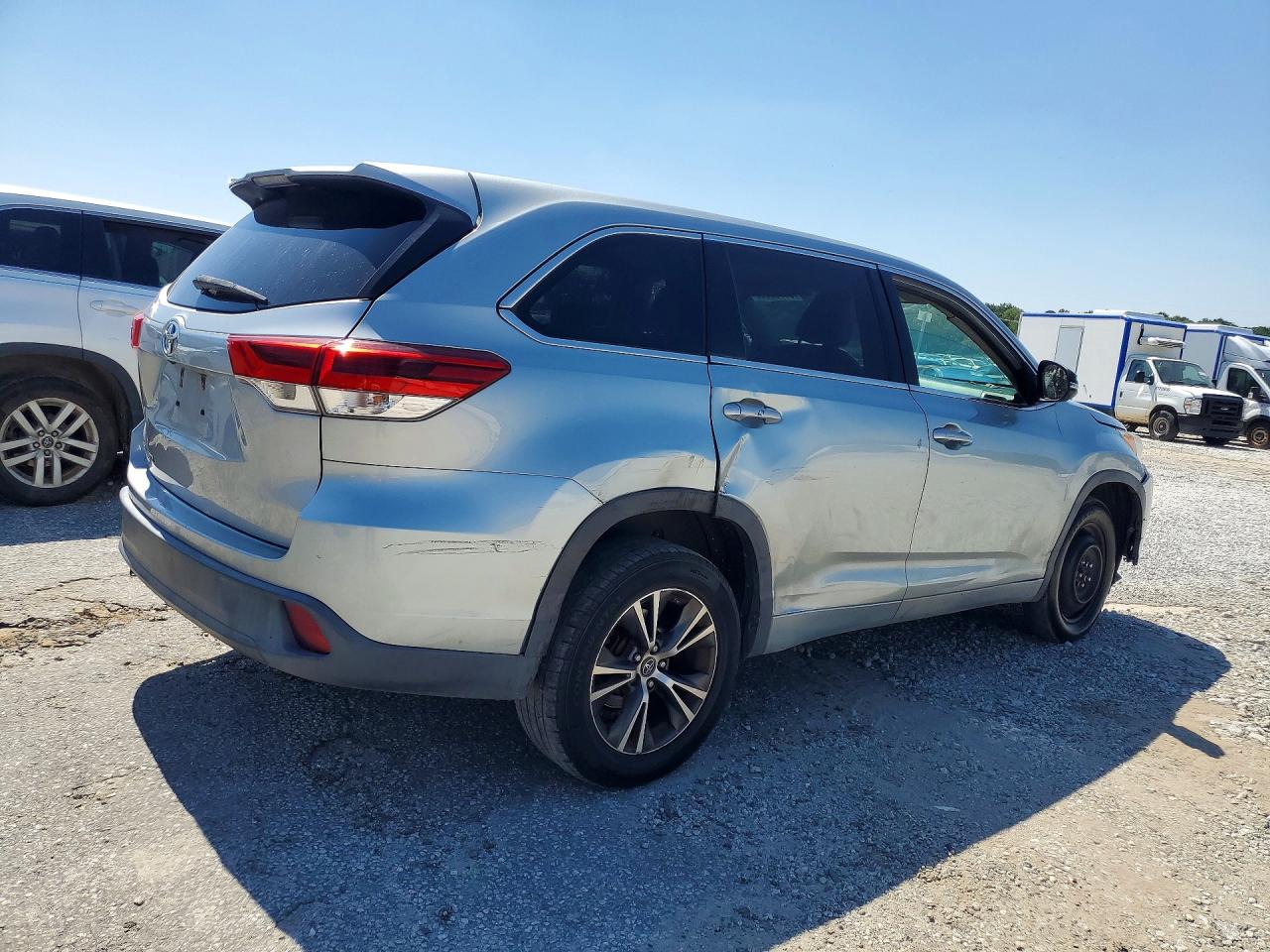 5TDZARFH8JS040475 · 2018 TOYOTA HIGHLANDER · 3/13