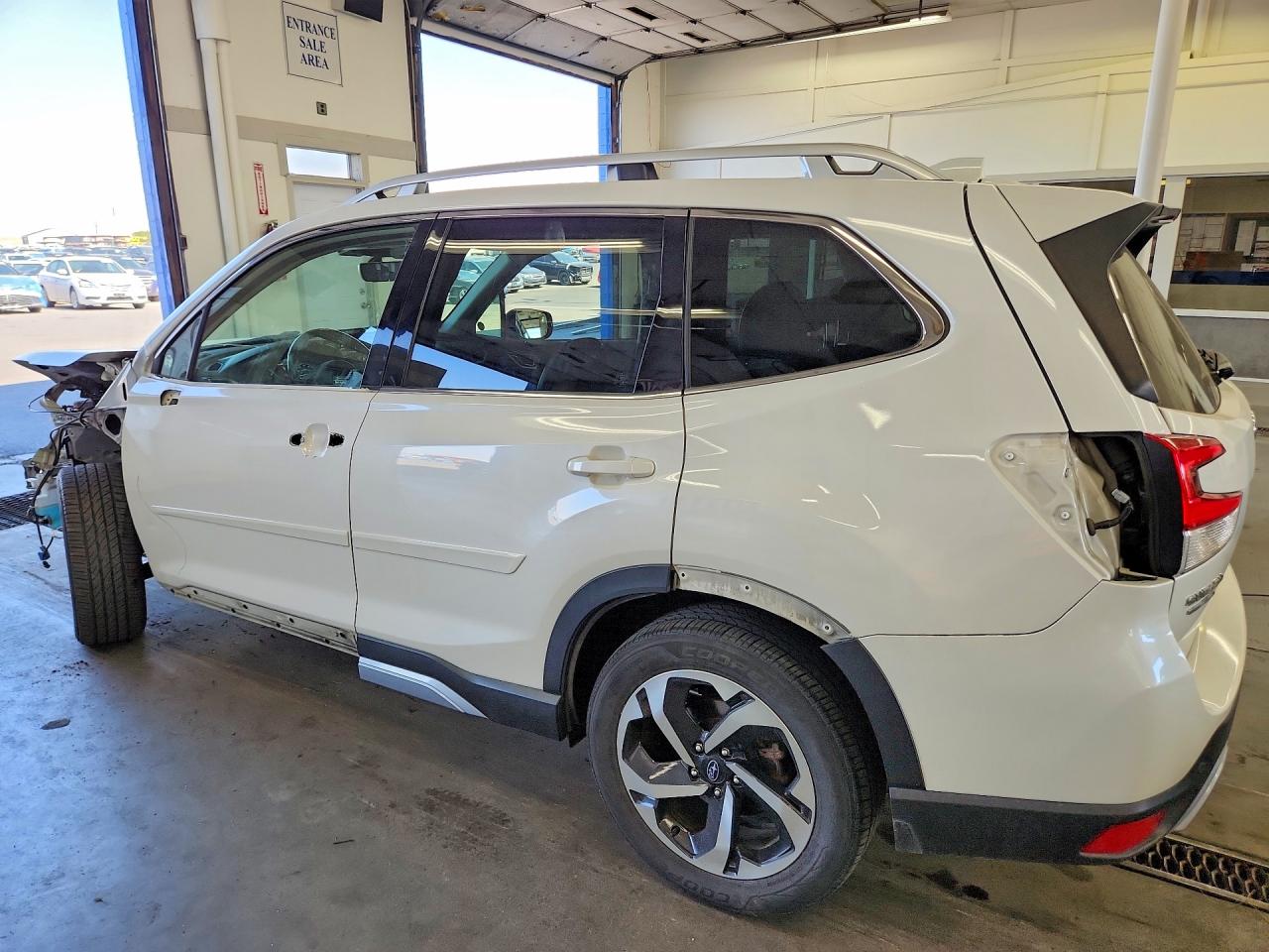 JF2SKARCXNH433793 · 2022 SUBARU FORESTER · 2/14