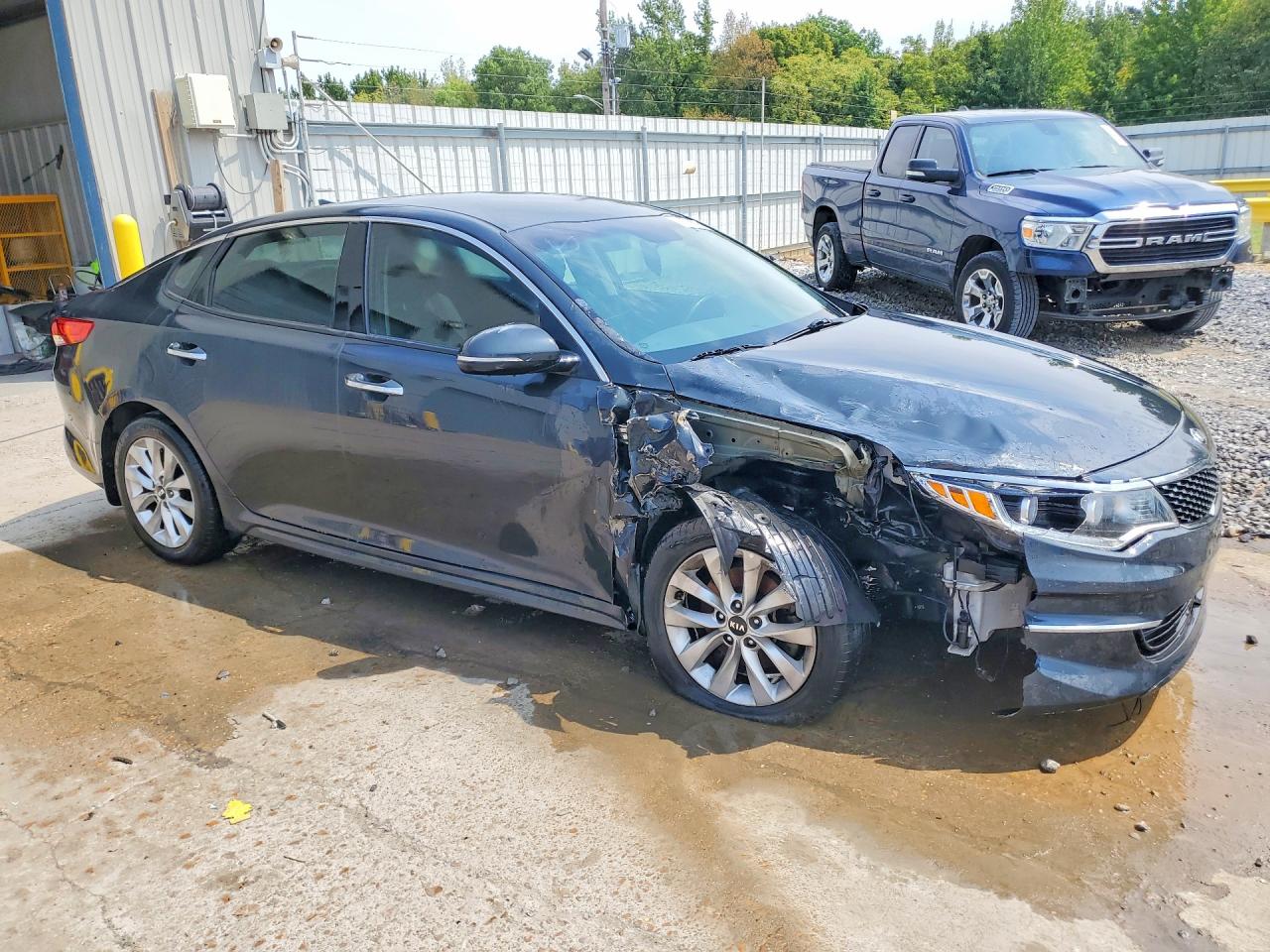 5XXGU4L39GG094677 · 2016 KIA OPTIMA · 4/12