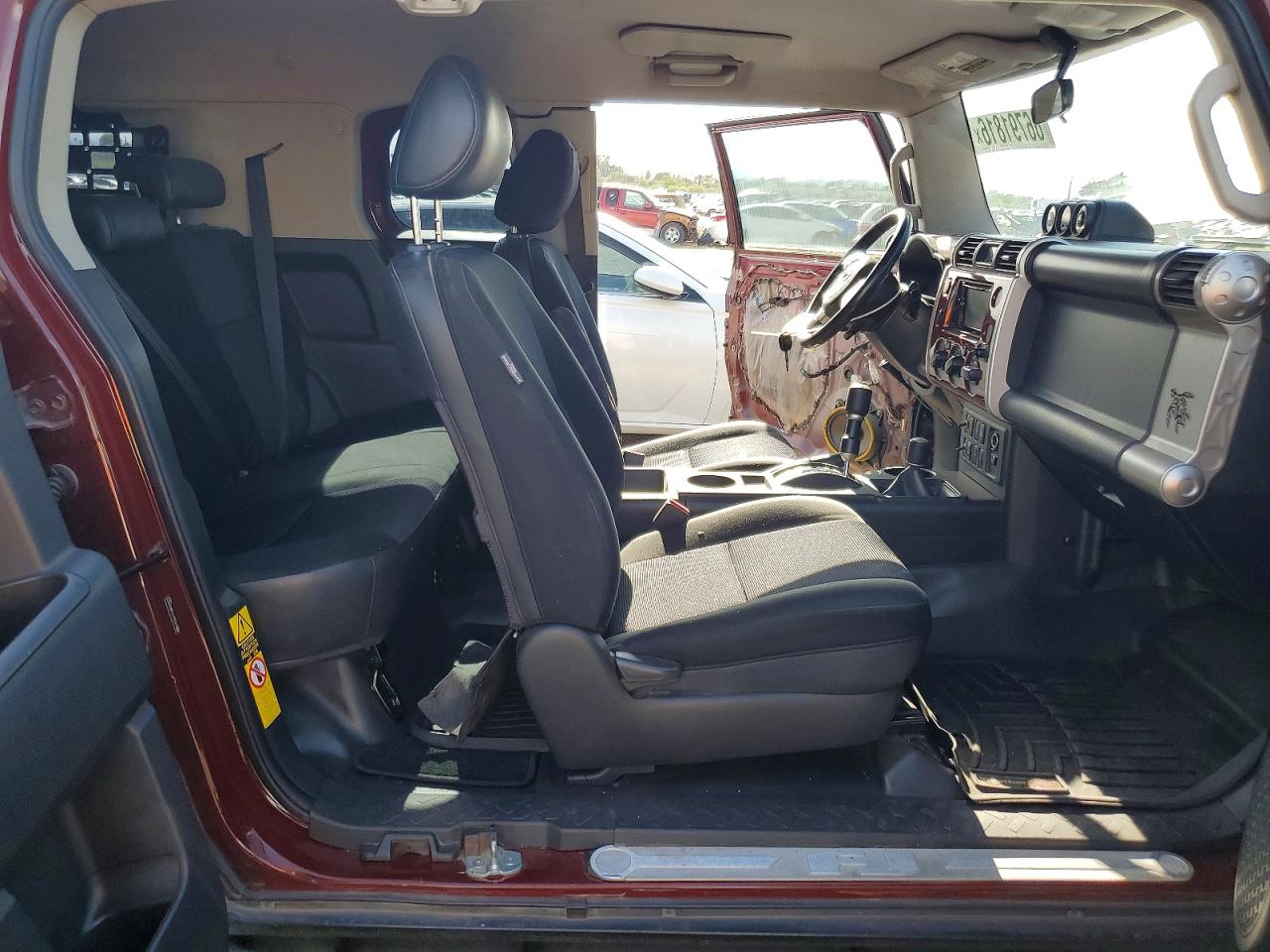 JTEBU11F68K004572 · 2008 TOYOTA FJ CRUISER · 10/13