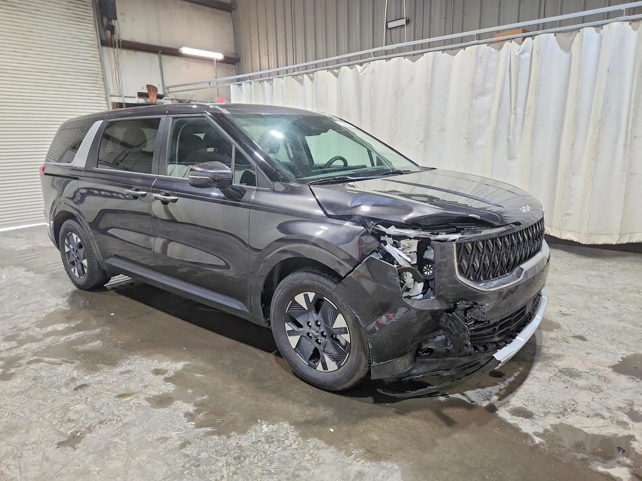 KNDNB5KAXV6194902 · 2027 KIA CARNIVAL · 4/14