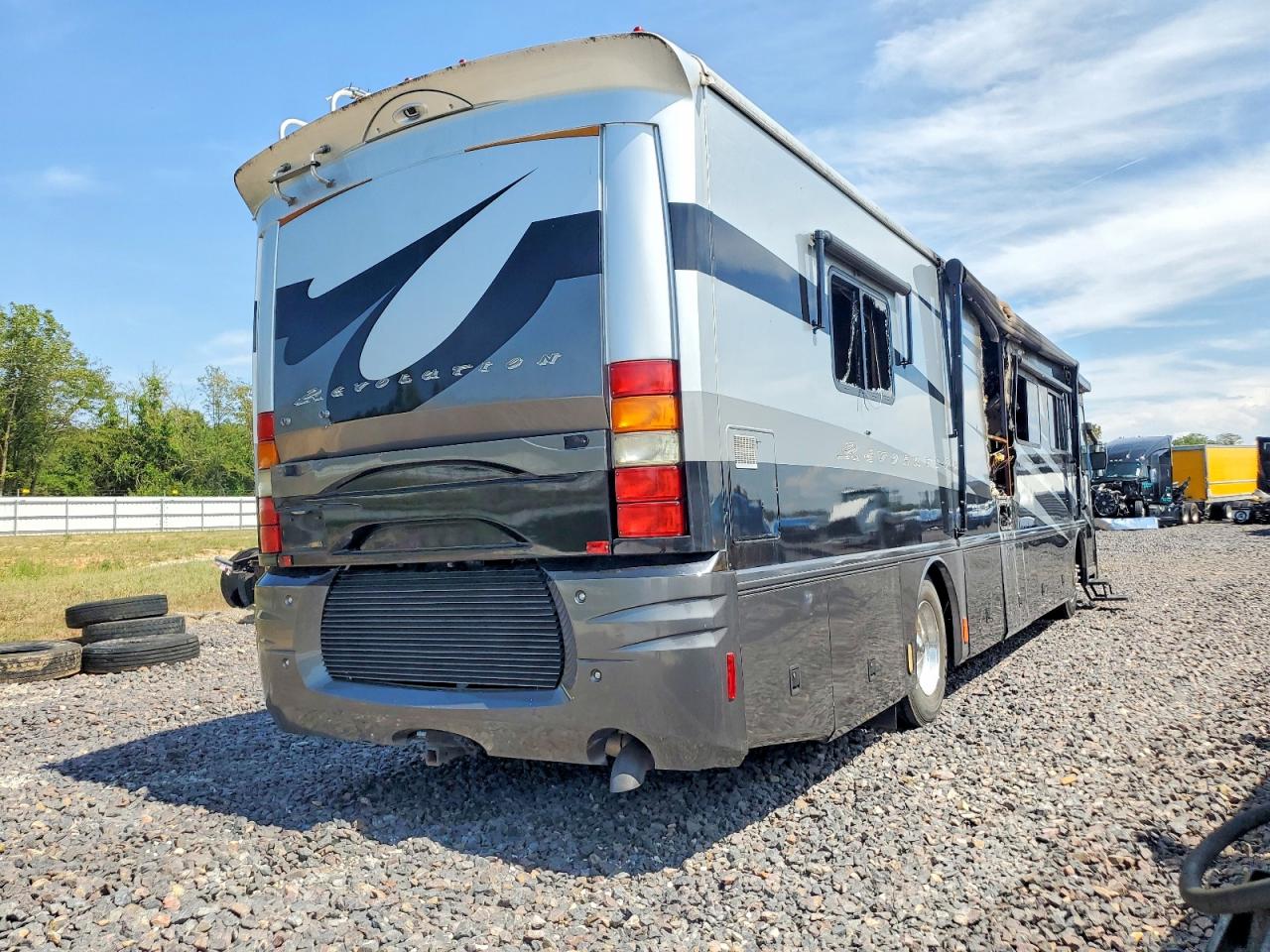 4UZAAHBS43CL80179 · 2003 FREIGHTLINER XC CHASSIS · 4/10