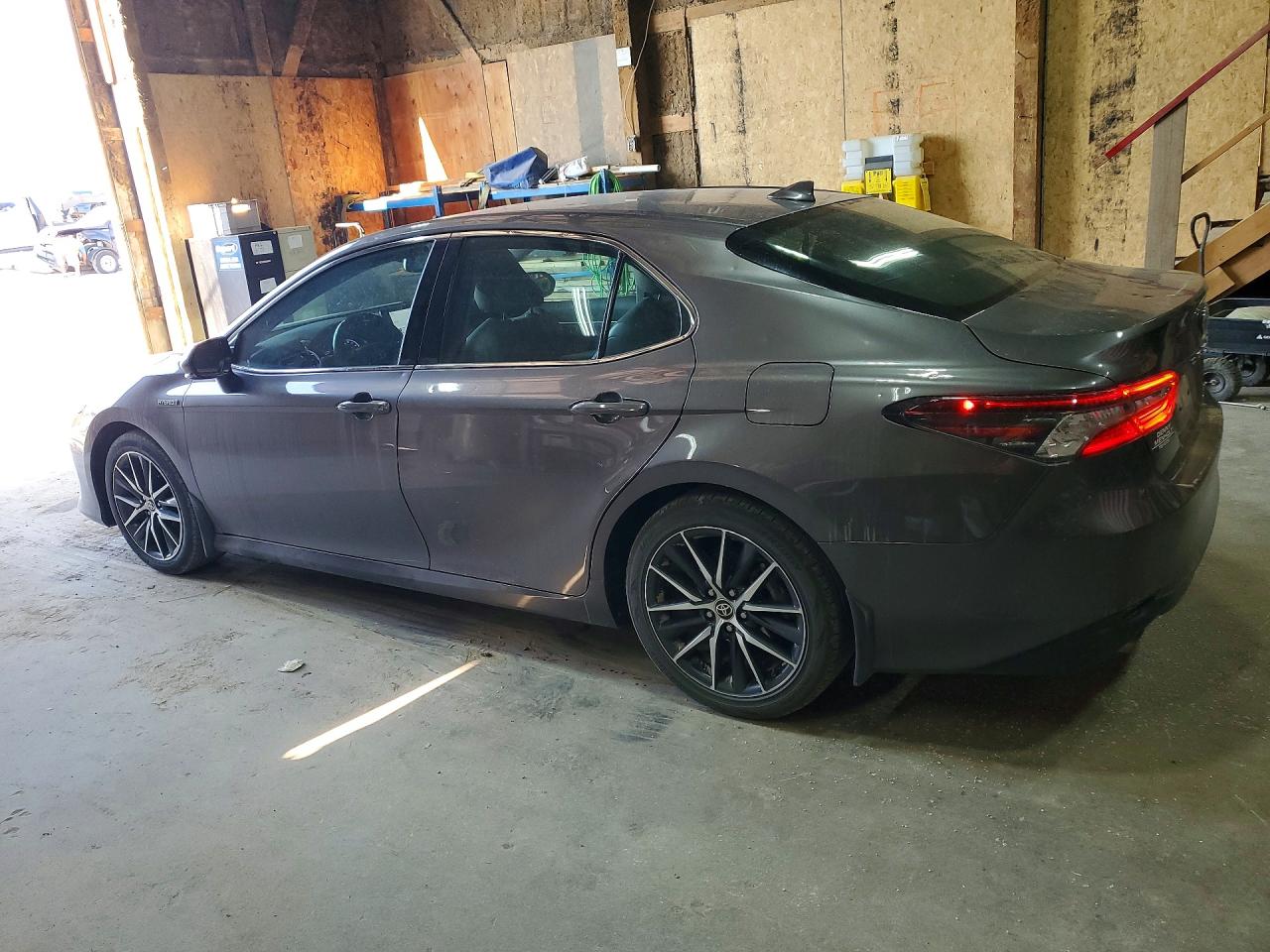 4T1F31AK1MU021053 · 2021 TOYOTA CAMRY · 2/12