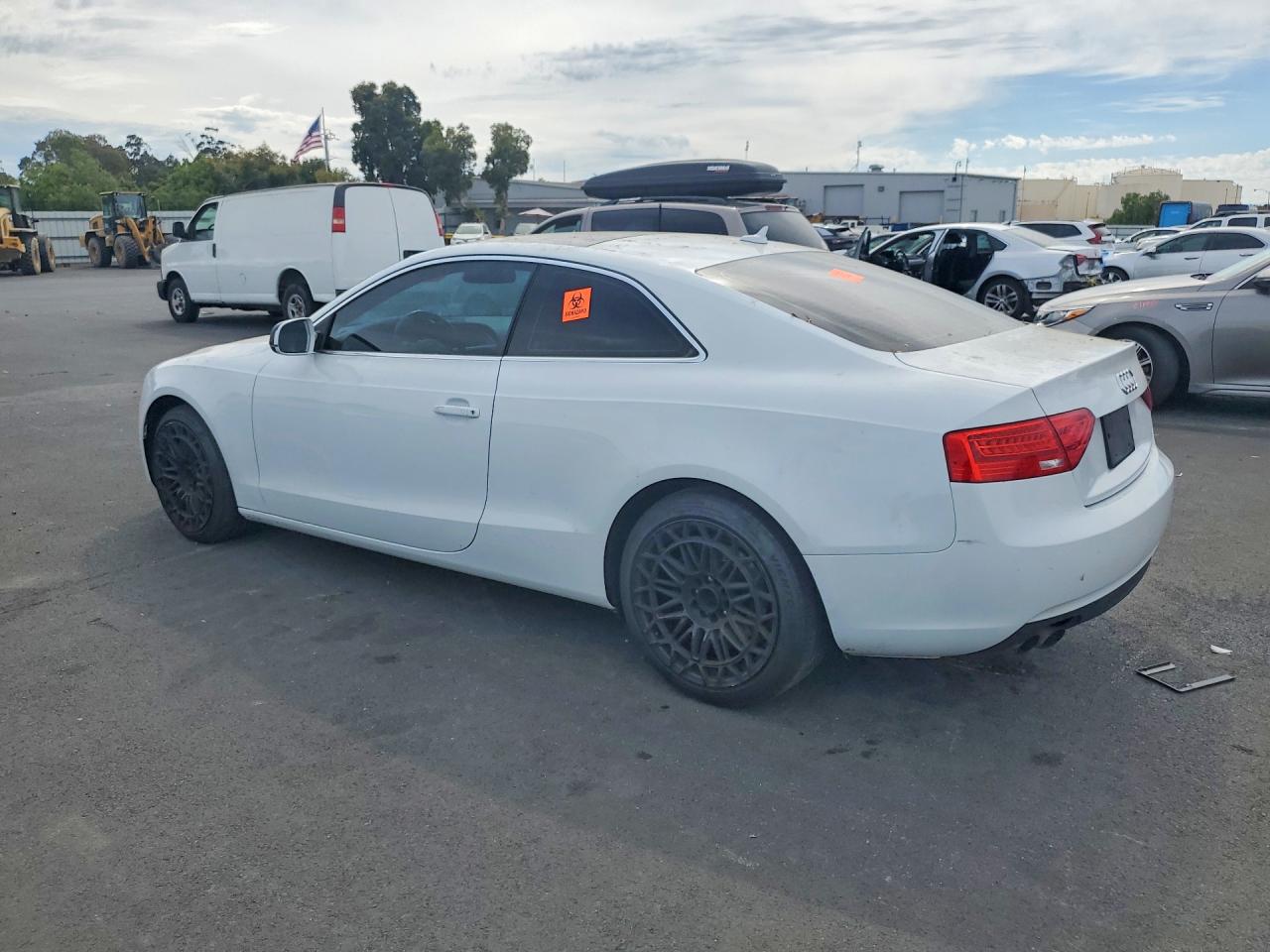 WAUCFAFR4DA066135 · 2013 AUDI A5 · 2/12