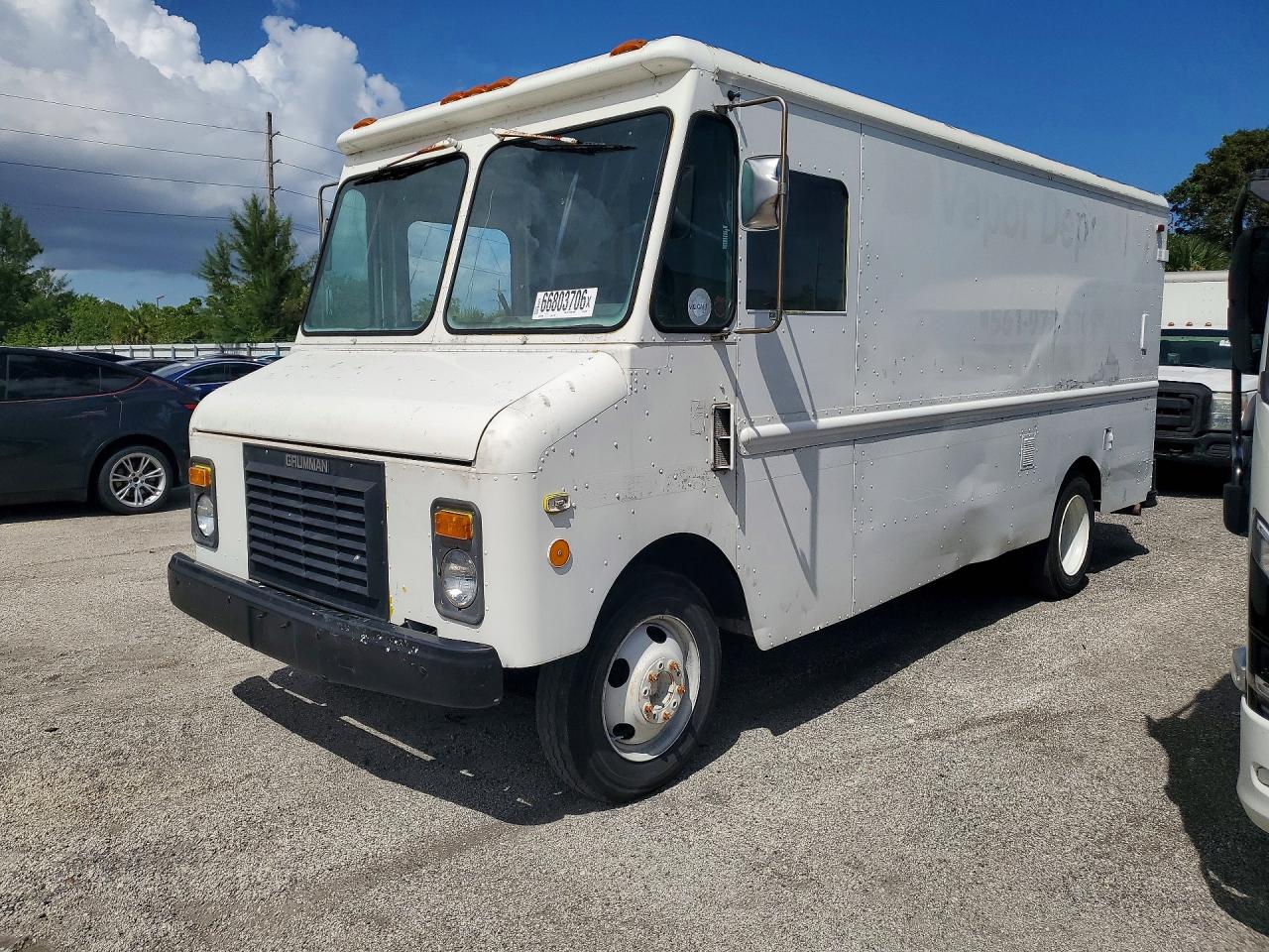 1993 CHEVROLET P30