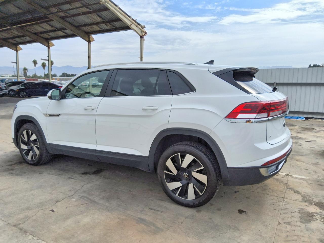 1V2HE2CA0SC206777 · 2025 VOLKSWAGEN ATLAS CROSS SPORT · 2/13