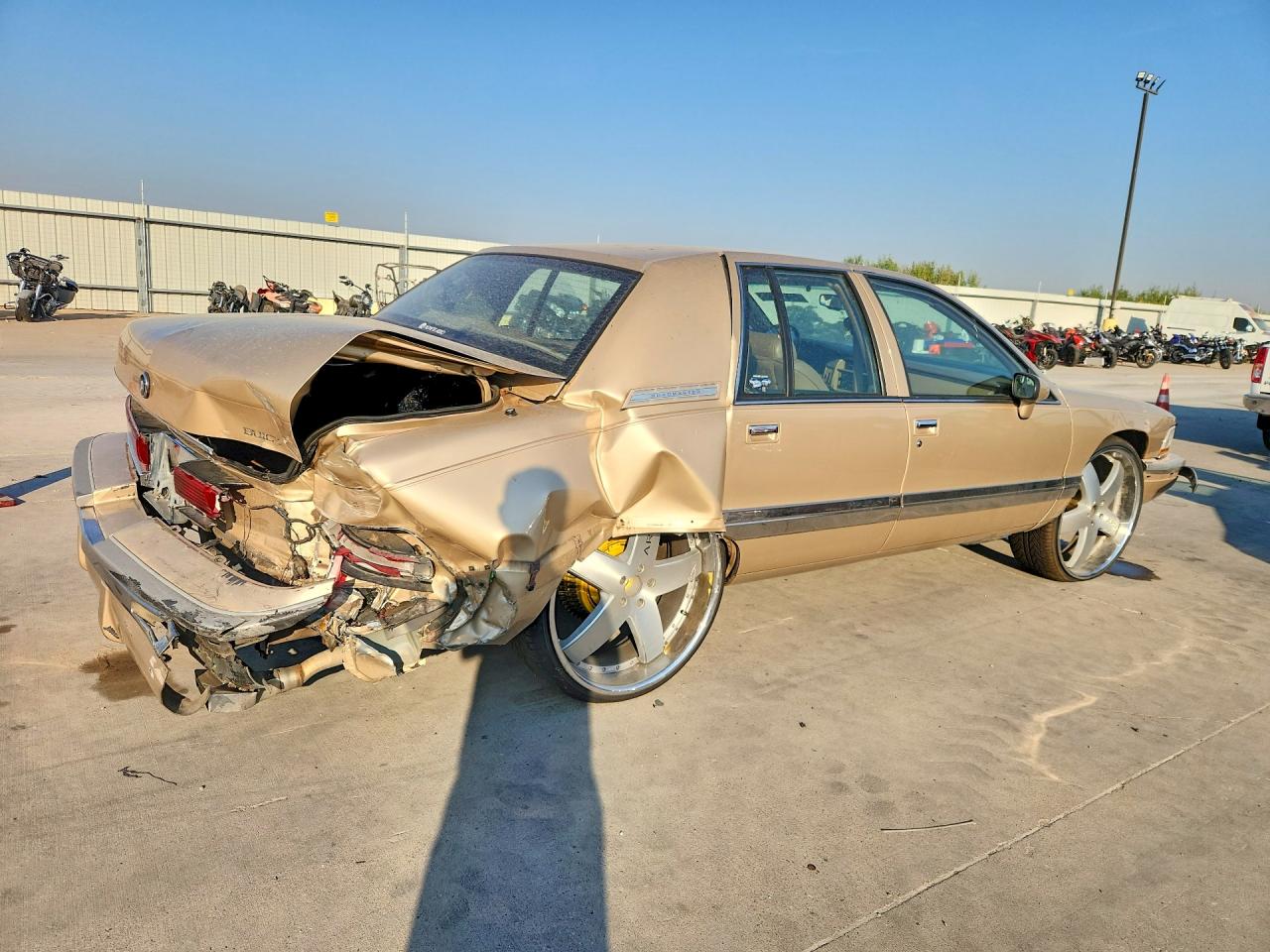 1G4BN52P0RR428320 · 1994 BUICK ROADMASTER · 3/12