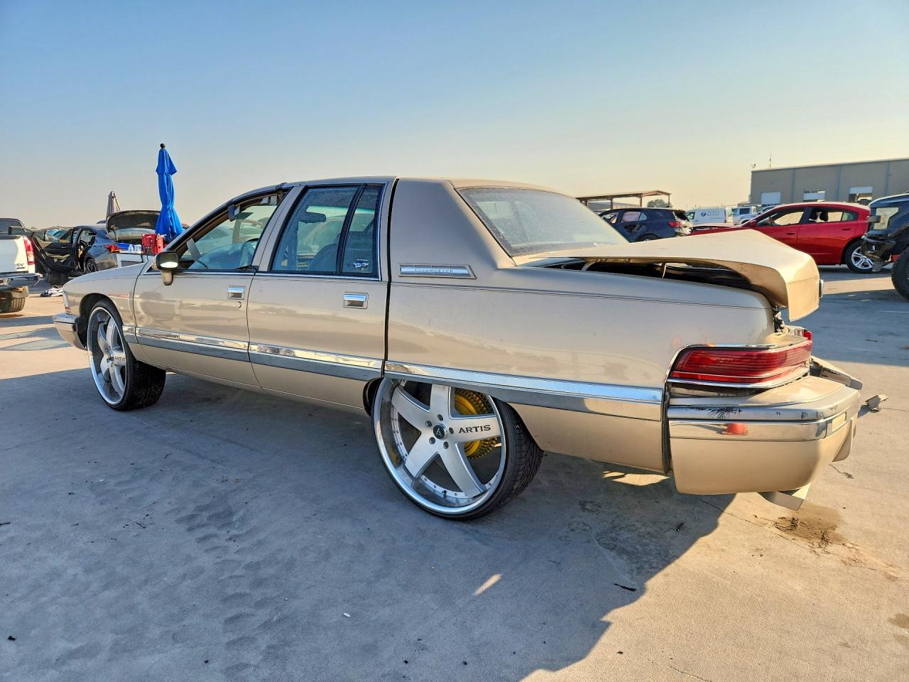 1G4BN52P0RR428320 · 1994 BUICK ROADMASTER · 2/12