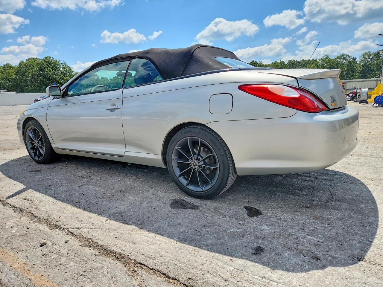 4T1FA38P55U043514 · 2005 TOYOTA CAMRY SOLARA · 2/12