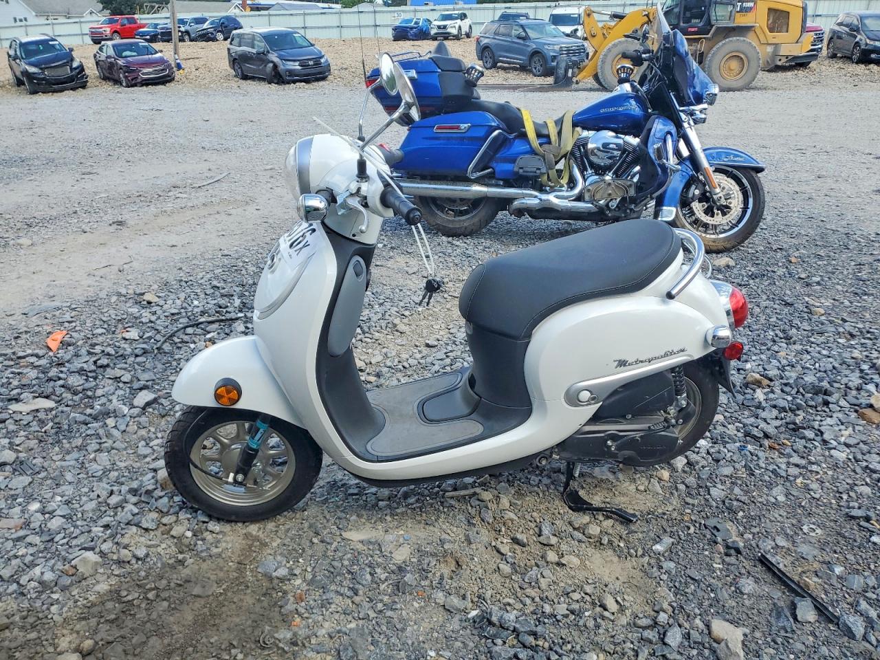 JH2AF7714GK000387 · 2016 HONDA NCW50 · 3/9