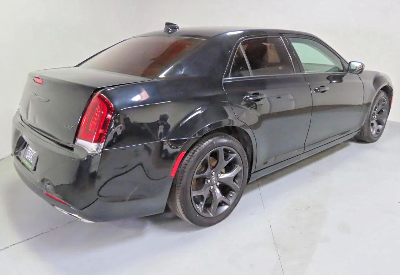 2C3CCAAG0NH253607 · 2022 CHRYSLER 300 · 3/10
