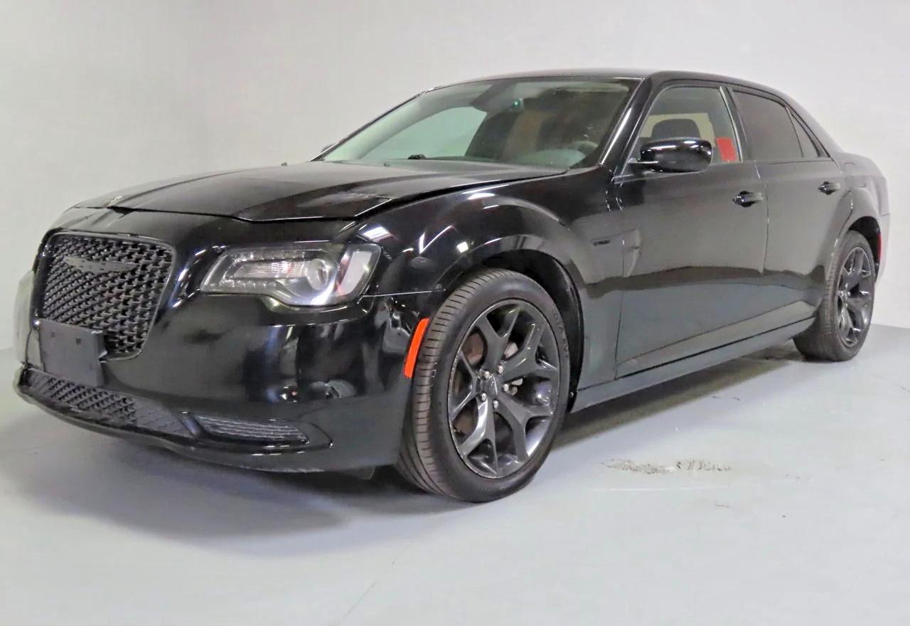 2C3CCAAG0NH253607 · 2022 CHRYSLER 300 · 2/10
