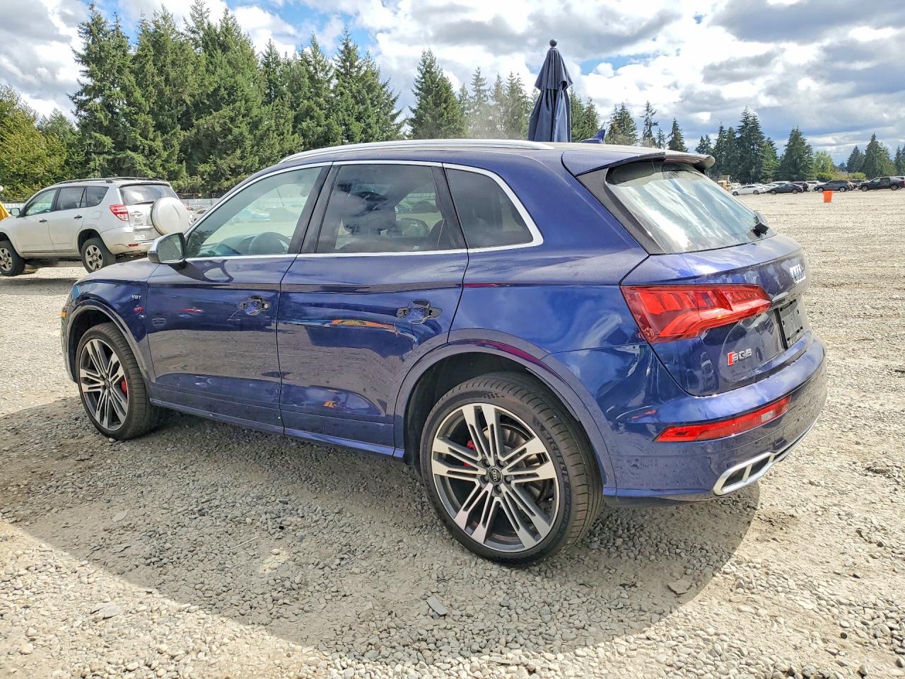 WA1A4AFY8J2050253 · 2018 AUDI SQ5 · 2/14