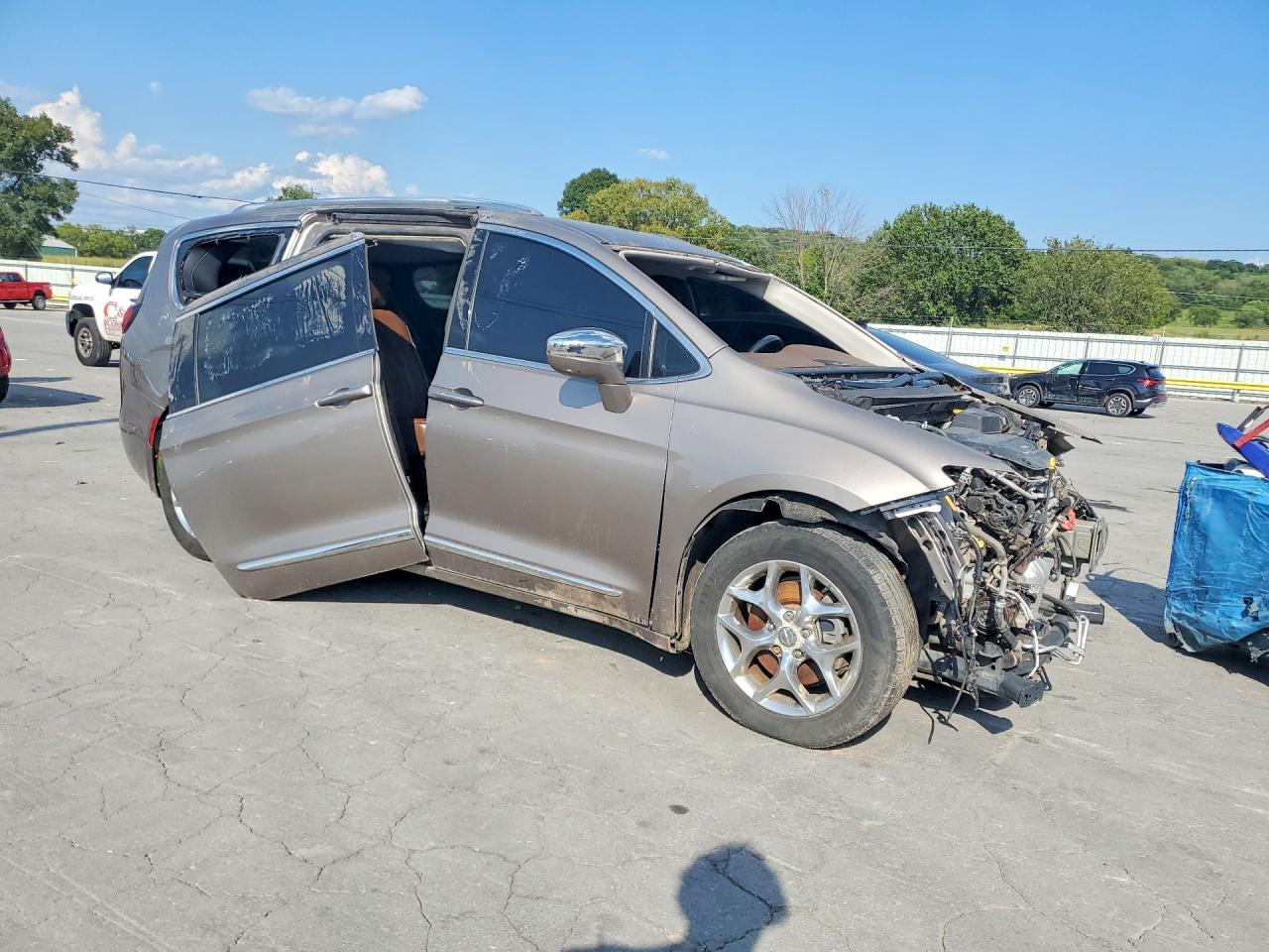 2C4RC1GG7HR770608 · 2017 CHRYSLER PACIFICA · 4/13